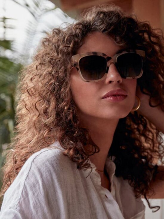 Diff Eyewear Bella II Cream Tortoise Frame Grey Gradient Lens Cat Eye Sunglasses main image 7
